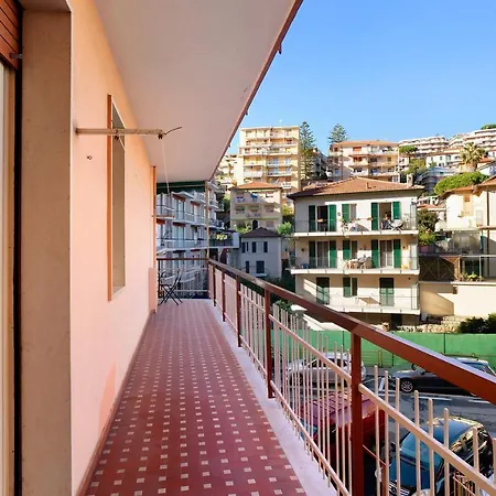 Accogliente E Luminoso Bilocale San Remo